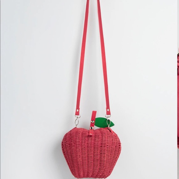 NWT Sold Out! Stunning straw Apple hard shell bag - Picture 4 of 6